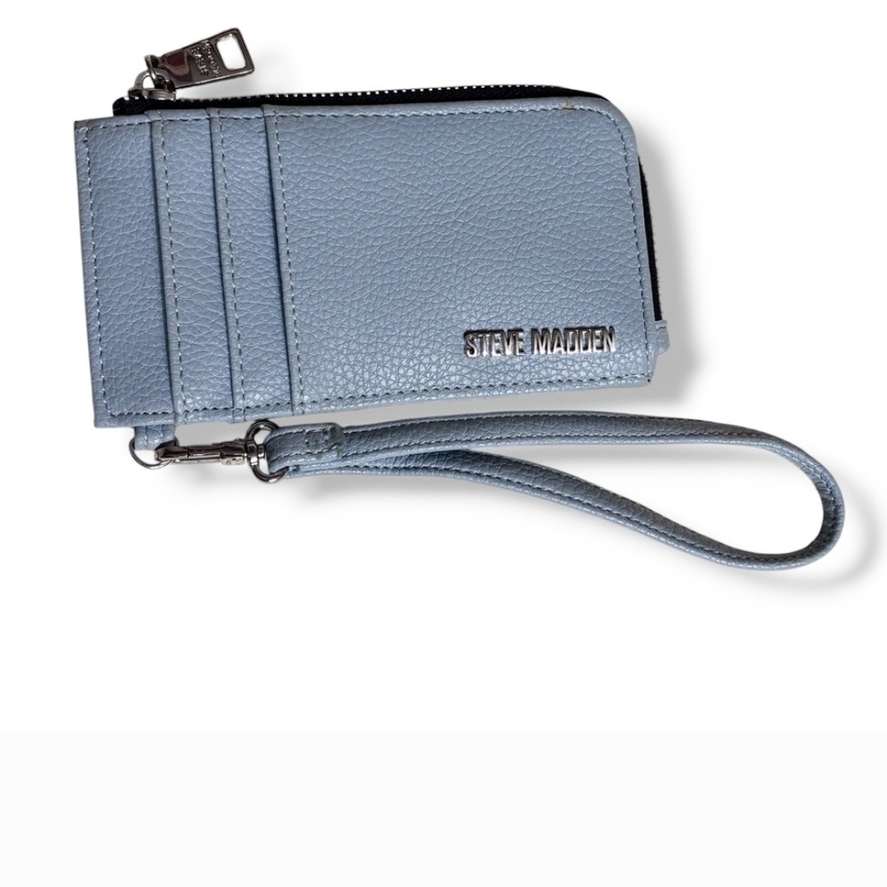 STEVE MADDEN Periwinkle Blue Zip Around Cardcase Wristlet

Peb